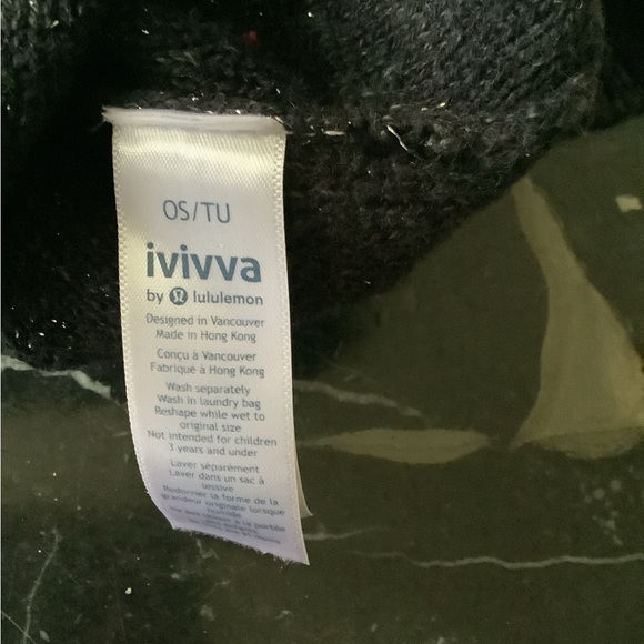 Lululemon ivivva black silver glitter little girl’s beanie hat - Picture 6 of 6